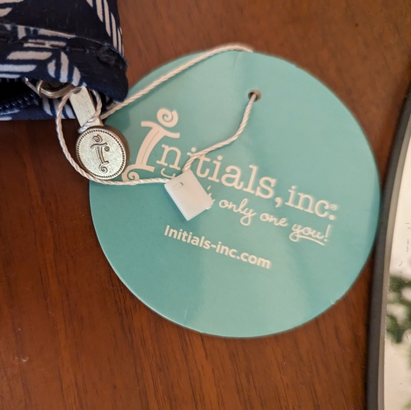 LBT Embroidered Billfold - Picture 4 of 4